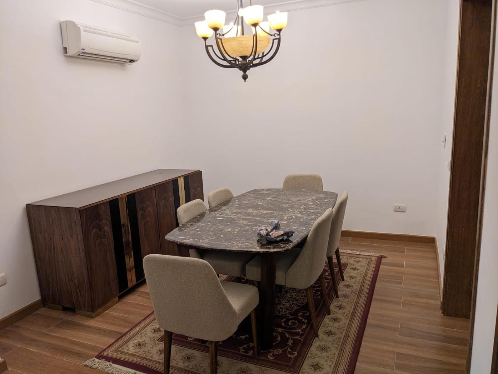 Apartment Ston Cairo